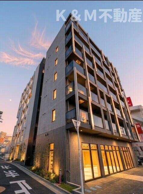 その他共有部分　昼夜で表情の異なるファサード?