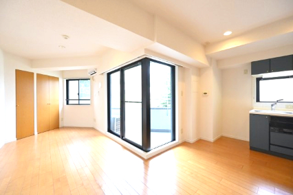 居室・リビング　窓側リビング