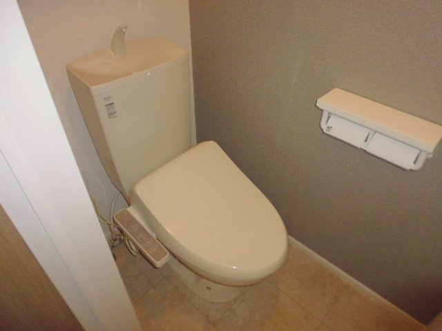 トイレ　温水洗浄便座