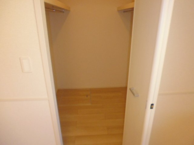 収納　ウォークインクローゼット