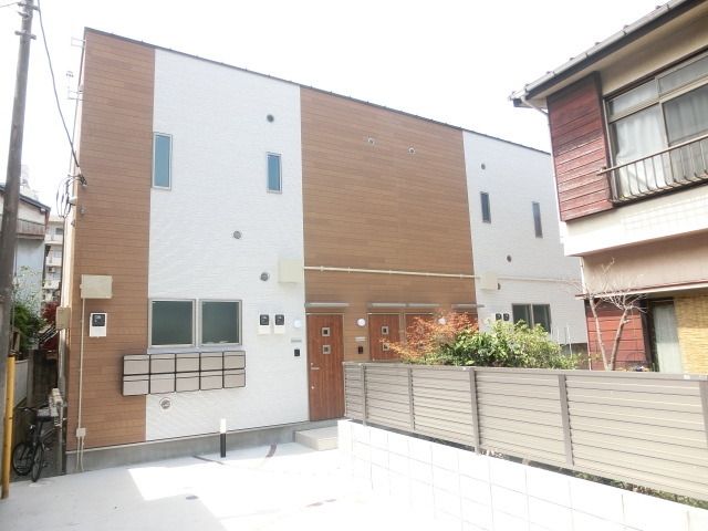 建物外観　閑静な住宅街に建つアパートです