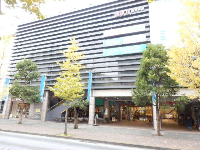 ショッピングセンター　青葉台東急スクエア（ショッピングセンター）まで424m