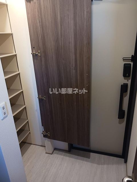 D crest新川Sの玄関写真