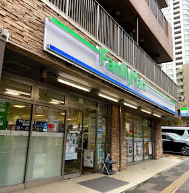コンビニ　ファミリーマート高輪一丁目店（コンビニ）まで308m