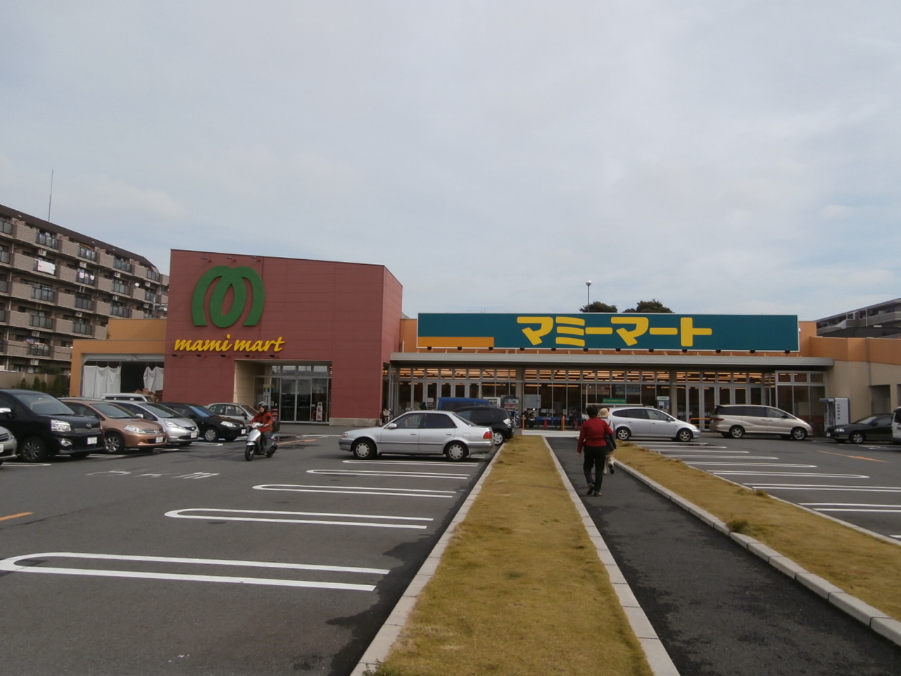 スーパー　マミーマート西堀店（スーパー）まで815m