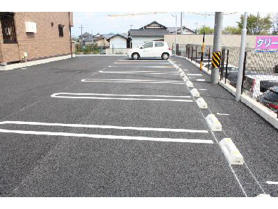 駐車場　駐車場