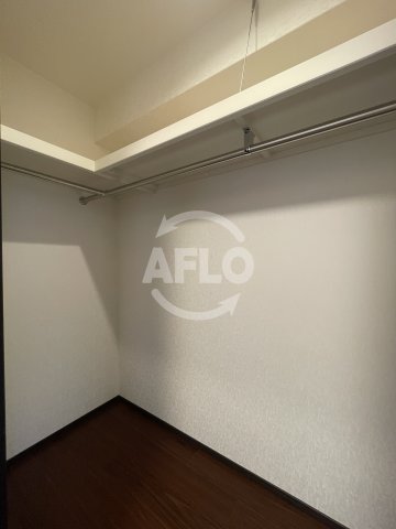 収納　プレジオ新大阪EURO　　ウォークインクローゼット