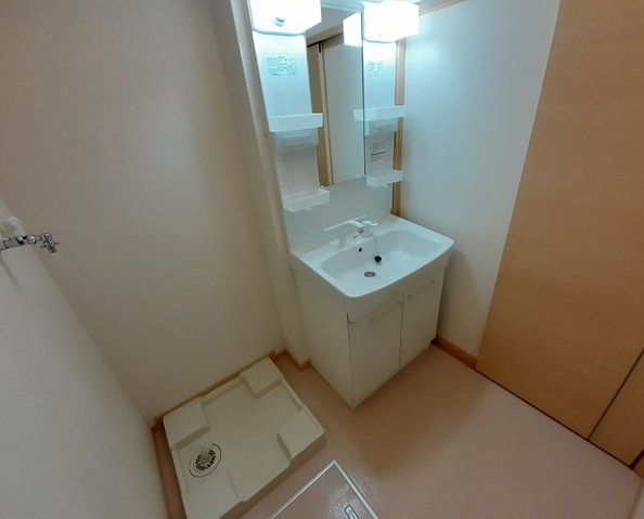洗面設備　洗面台・洗濯機置場