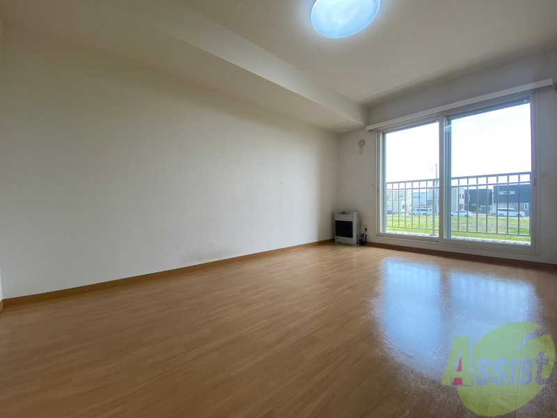 居室・リビング　広くてキレイなＬＤＫが広がっていて、充実した生活が送れそう。