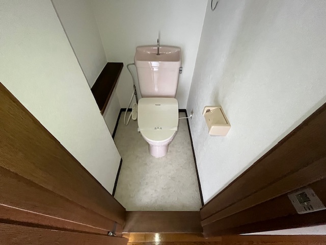 トイレ　温水洗浄便座