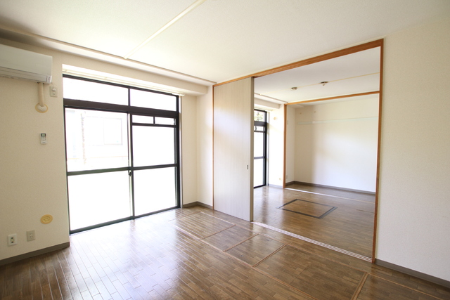 居室・リビング　９．６畳のＤＫ