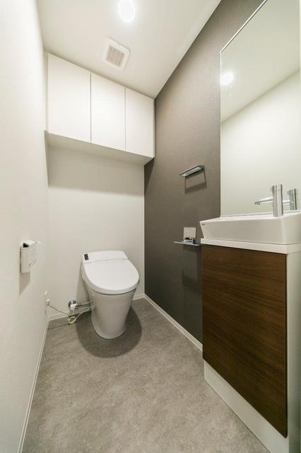 トイレ　※写真は同タイプ住戸です。