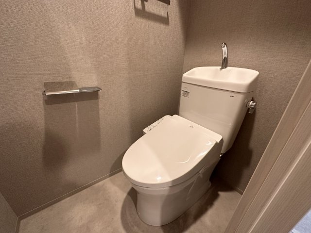 トイレ　同一タイプです。