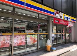 コンビニ　ミニストップ神田鍛冶町店（コンビニ）まで142m