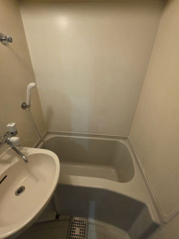 バス・シャワールーム　同物件別号室の写真です。