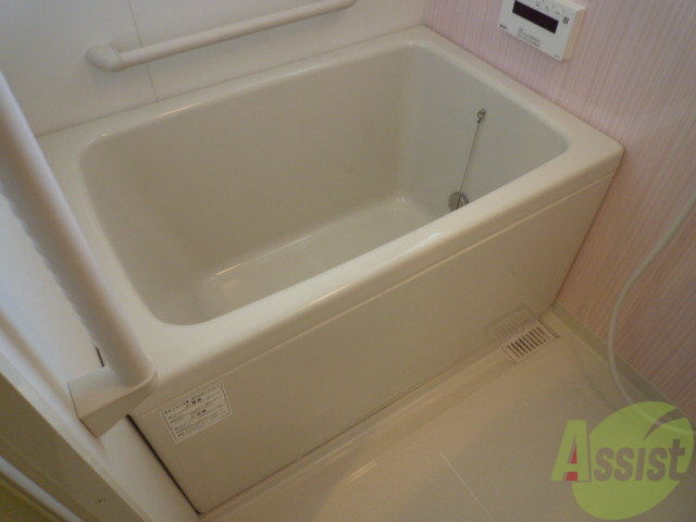 バス・シャワールーム　追い炊き付きのお風呂は嬉しい設備です。