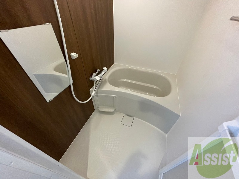 バス・シャワールーム　お風呂になります。一日の疲れを癒してくださいね。