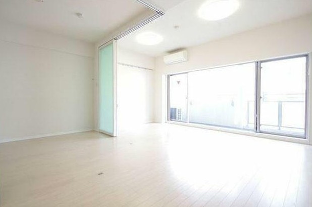 居室・リビング　☆明るい居室☆