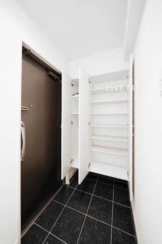 玄関　※写真と異なる場合は現状優先。