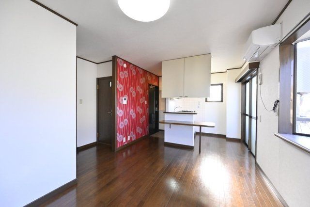 居室・リビング　☆明るい洋室☆