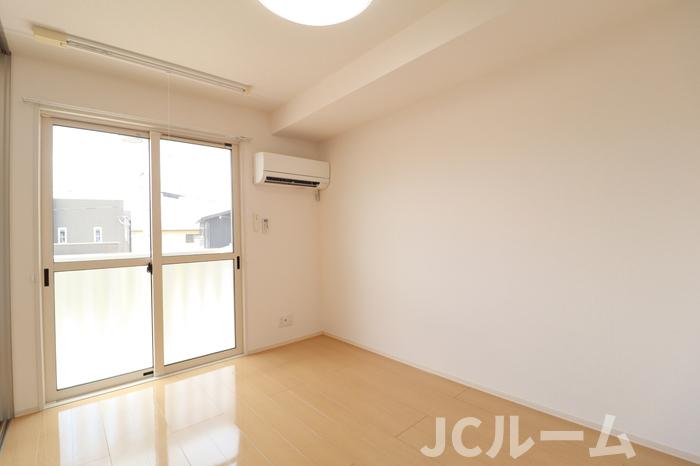 居室・リビング　同間取りの別の部屋の写真です