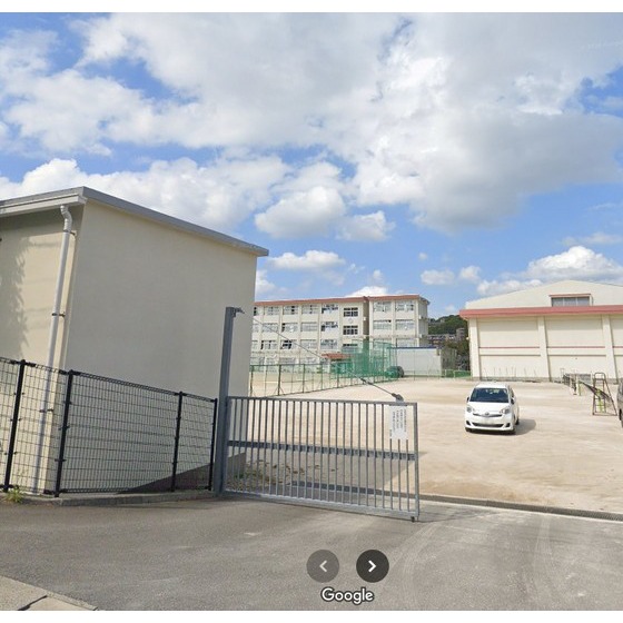 中学校　福岡市立平尾中学校（中学校）まで532m