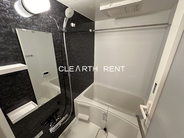 バス・シャワールーム　浴室乾燥機付きバスルーム