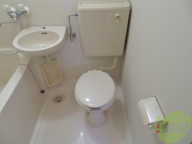 トイレ　こちらはトイレです。清潔感があり、安心して使用できます。