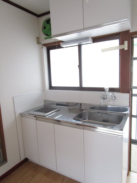 キッチン　※写真は別部屋のものです。（参考）