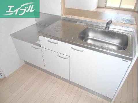 キッチン　別のお部屋の写真です。実際とは異なります。