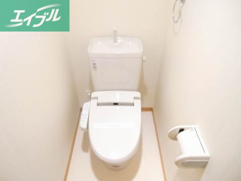 トイレ　別のお部屋の写真です。実際とは異なります。