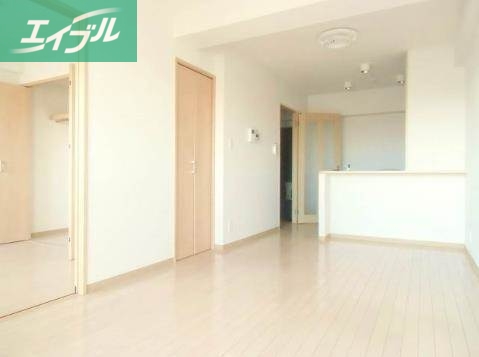 居室・リビング　別のお部屋の写真です。実際とは異なります。