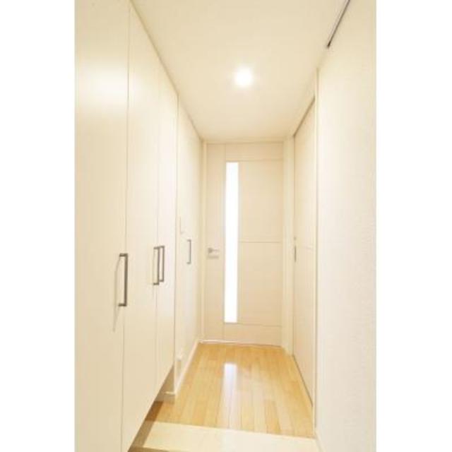 玄関　※写真は同タイプ住戸です。