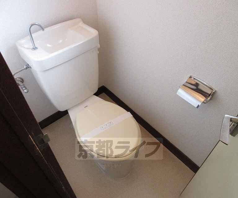 トイレ　清潔感のあるトイレです