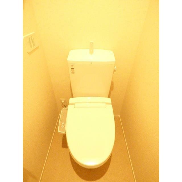 トイレ　※同仕様写真含む