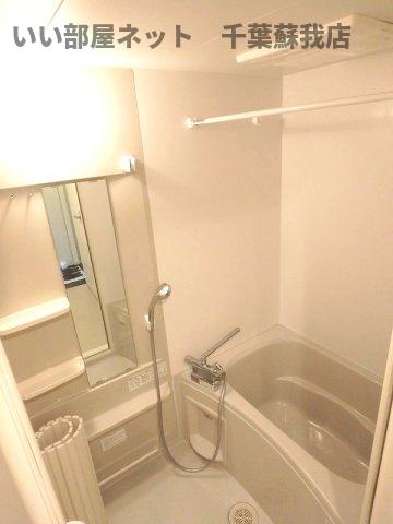 バス・シャワールーム　落ち着いた空間のお風呂です