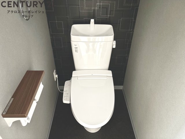 トイレ　温水洗浄便座付きのトイレです♪