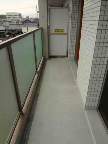 バルコニー　※同建物同型別のお部屋