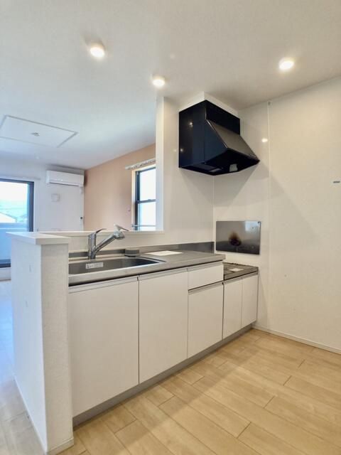 キッチン　写真は別の部屋のものです。