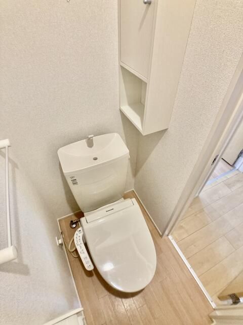 トイレ　写真は別の部屋のものです。