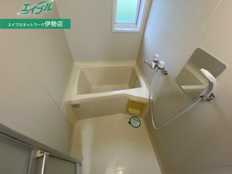 バス・シャワールーム　別部屋反転参考写真です