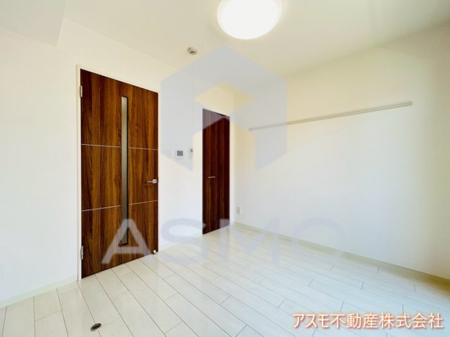 居室・リビング　同マンション別部屋参考写真