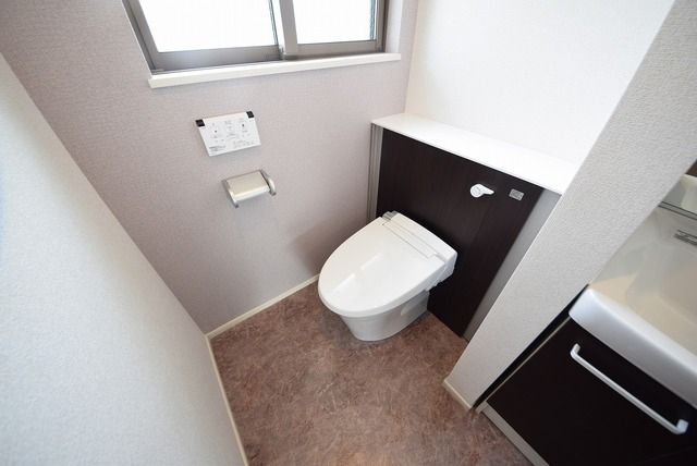 トイレ　★温水洗浄便座付きのトイレです♪★