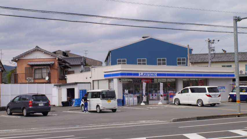 コンビニ　ローソン高知大津店（コンビニ）まで284m