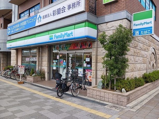 コンビニ　ファミリーマートＪＲ鳳駅前店（コンビニ）まで190m