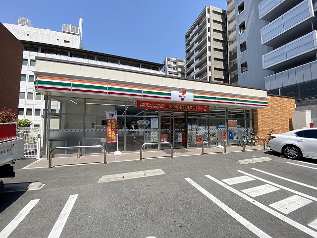 コンビニ　セブン－イレブン大阪谷町７丁目店（コンビニ）まで580m
