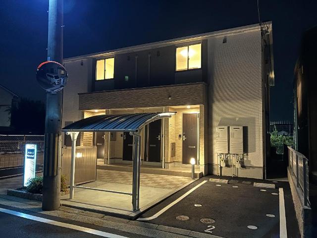 エントランス　外観写真（夜）