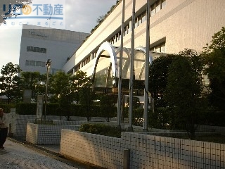 図書館　川西市立中央図書館（図書館）まで732m