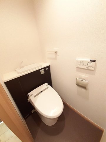トイレ　ゆったりとした空間のトイレです