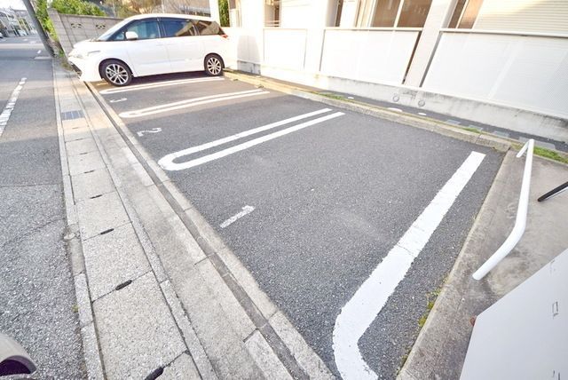 駐車場　お部屋探しはタウンハウジング千葉店にお任せ下さい♪